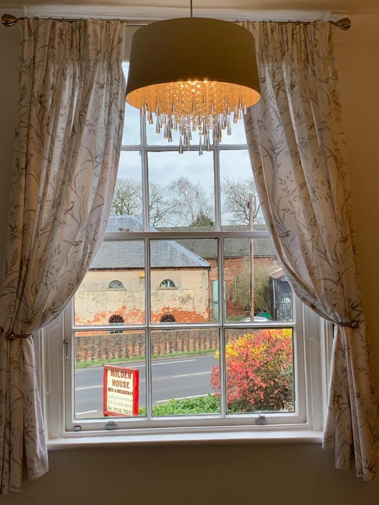 Holden House 3*